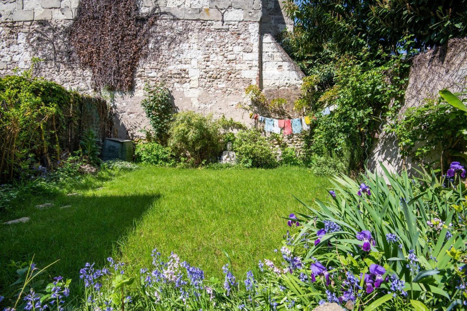 In The Heart Of Silence - Nice House Tours Exterior photo